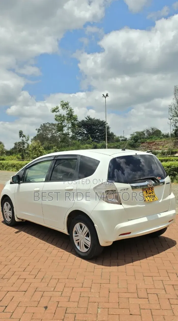 Honda Fit 2012 Pearl