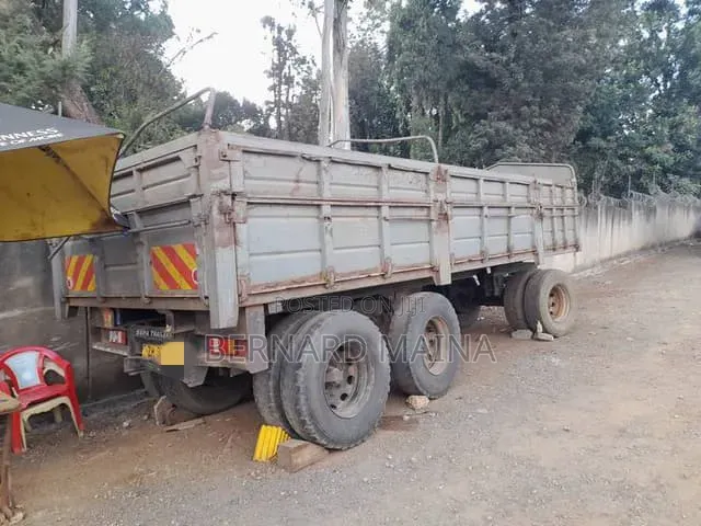 Trailer
Dump Trailer Tandem Axle