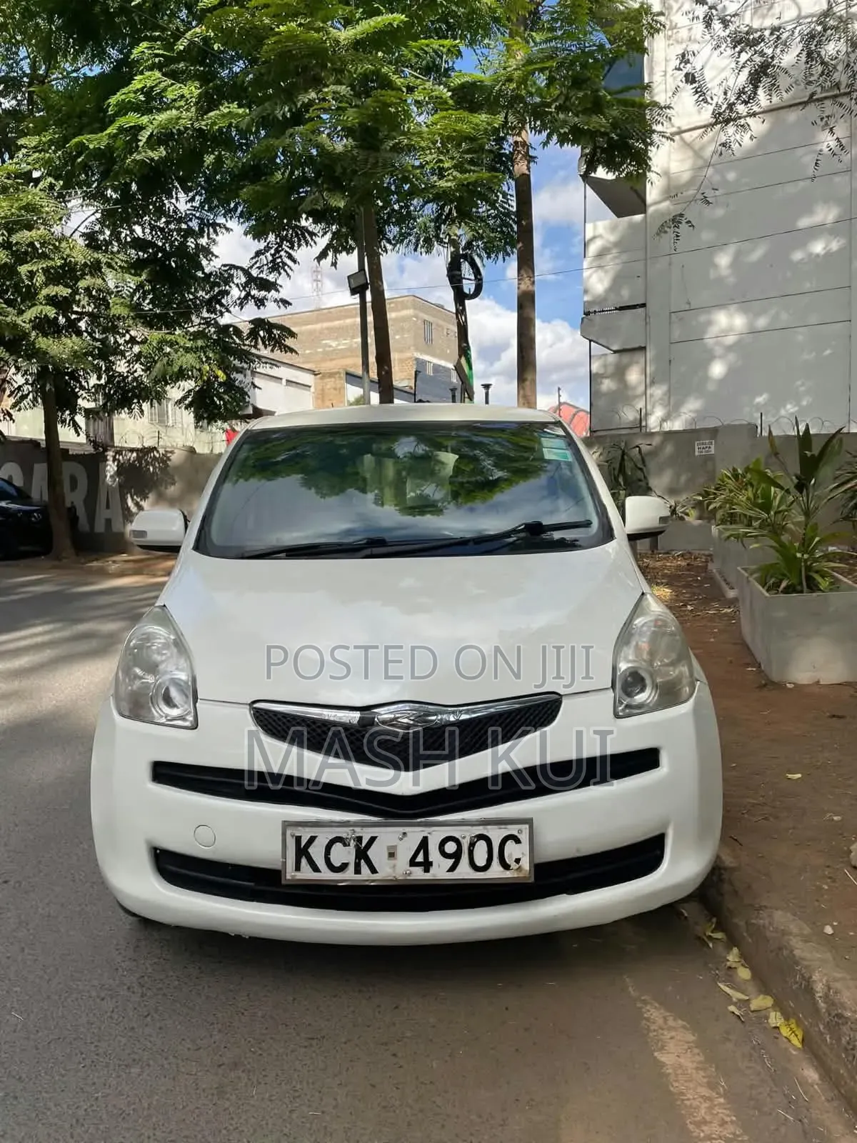 Toyota Ractis 2010 White