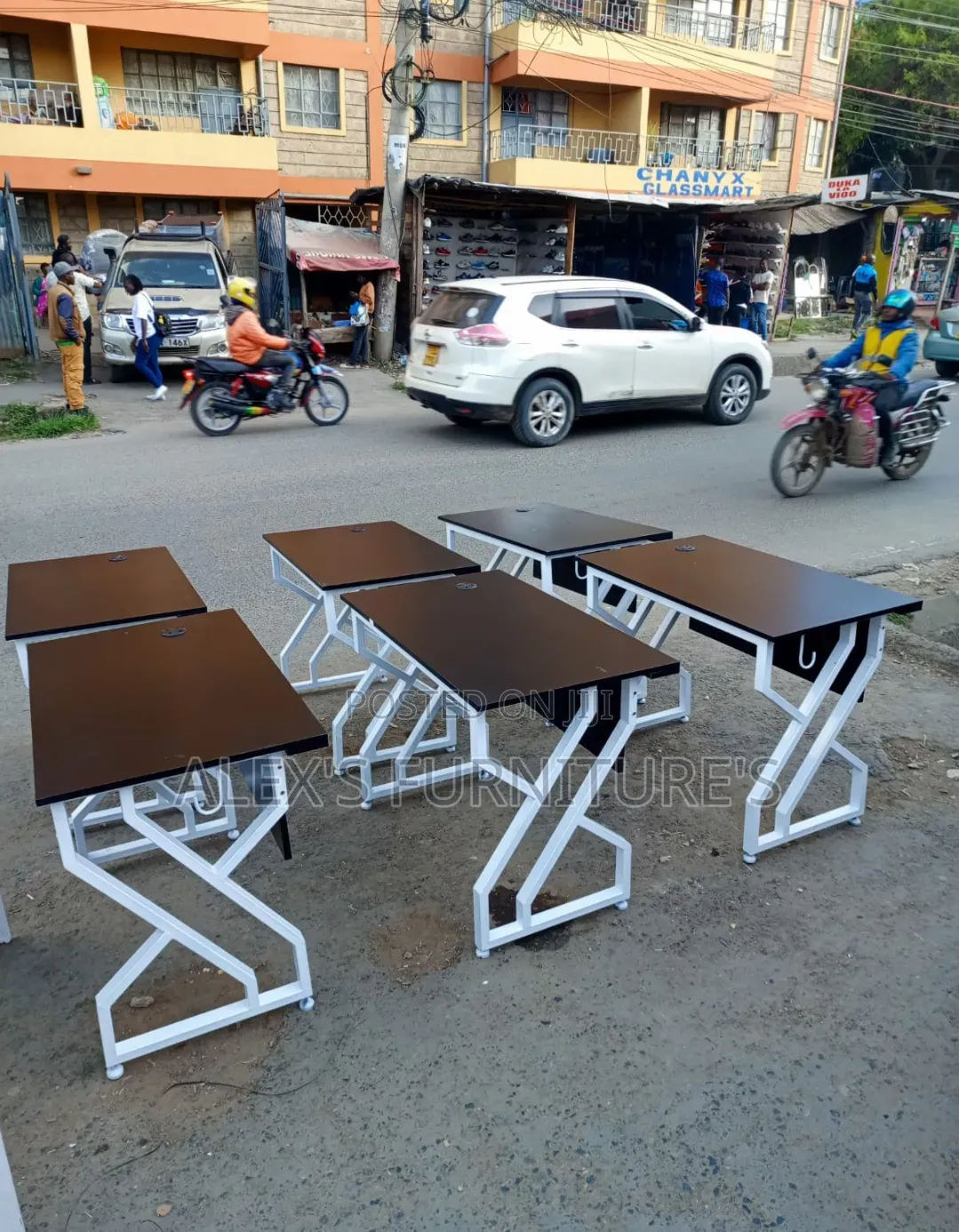 Headrest Office Chairs With Metallic Study Desk