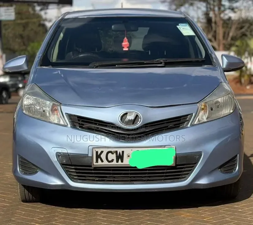 Toyota Vitz 2013 Blue