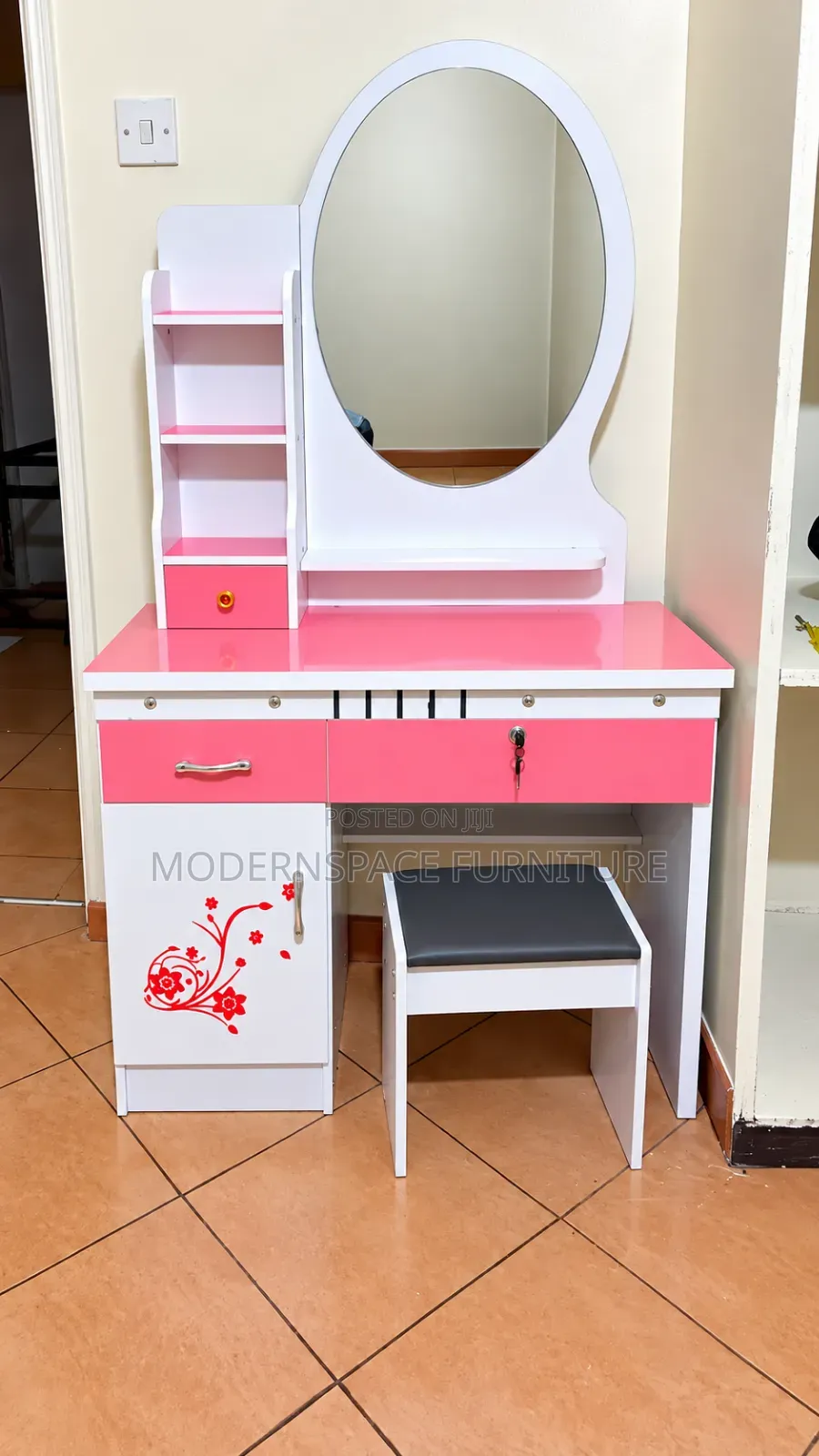 Girls Dressing/Make Up Table