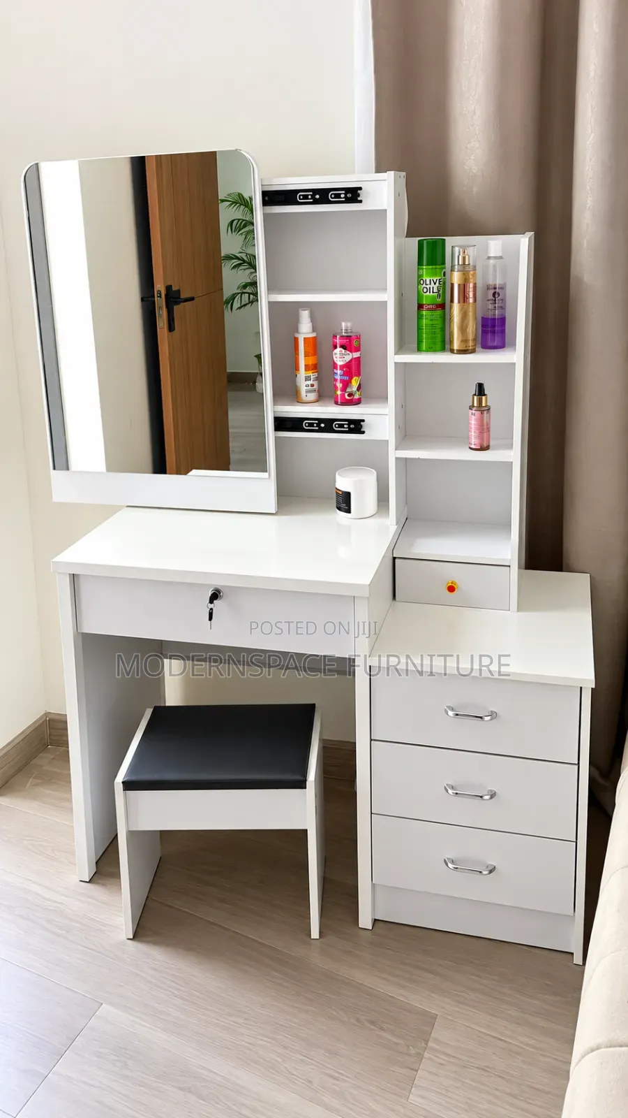 Modern Dressing Table With Mirror & Storage