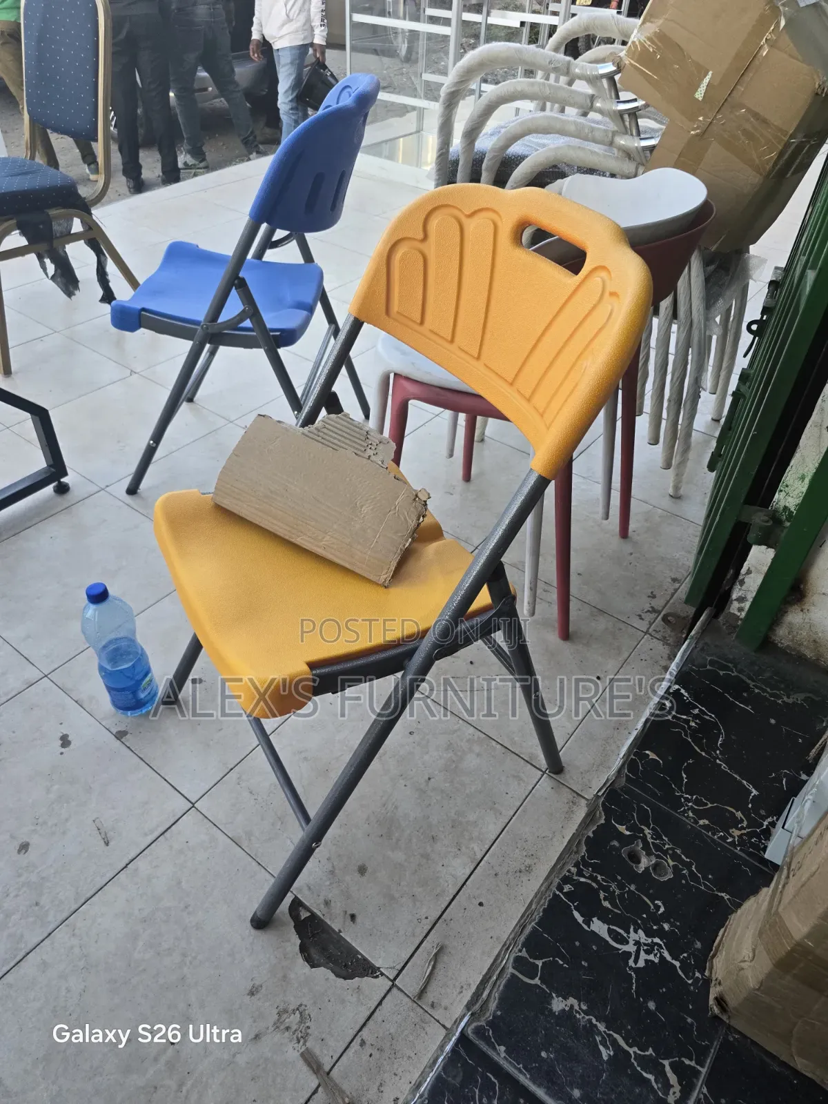 Fantastic Chairs/ Folding Chair