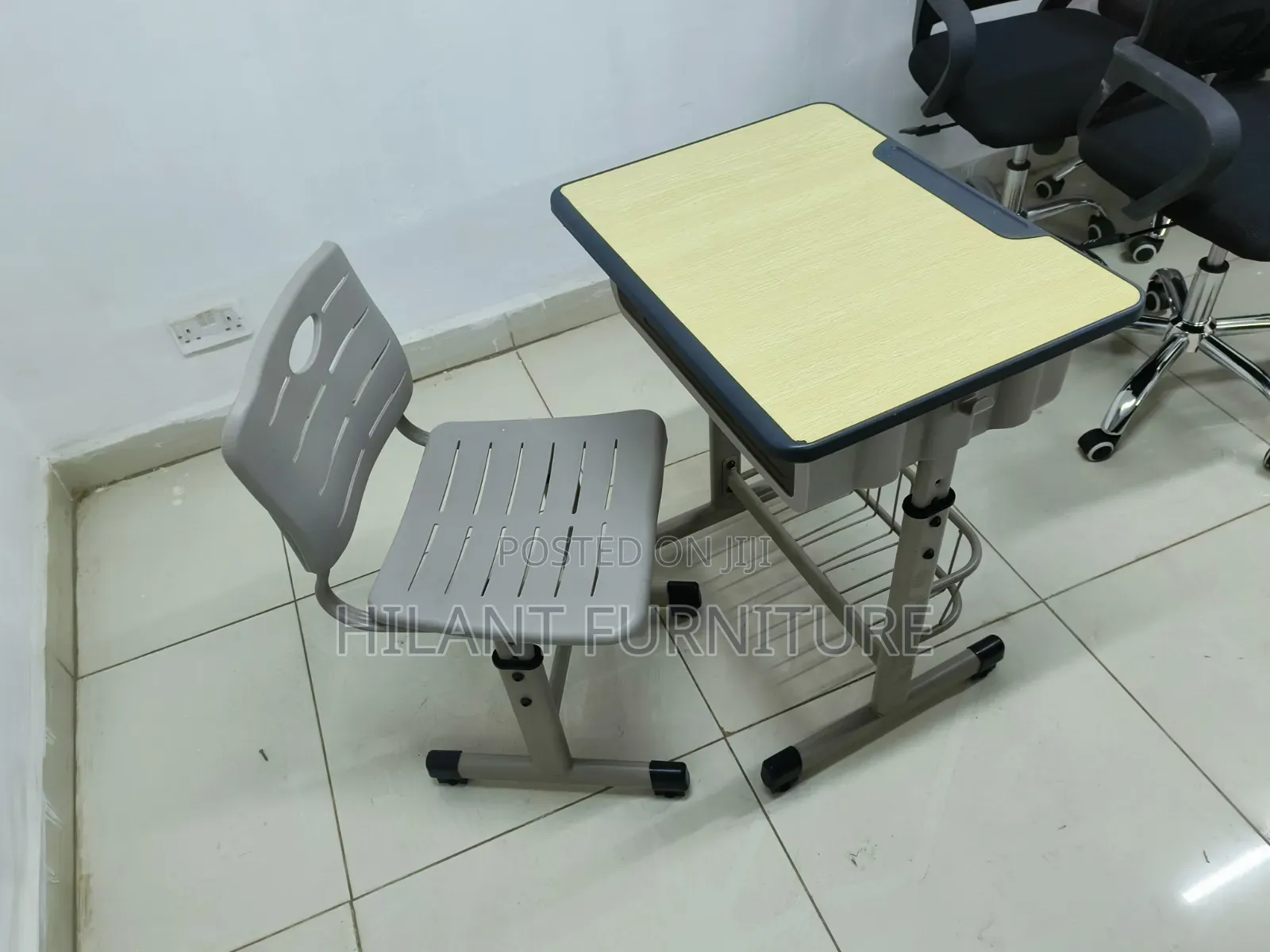 Adjustable Height Kids Study Desk