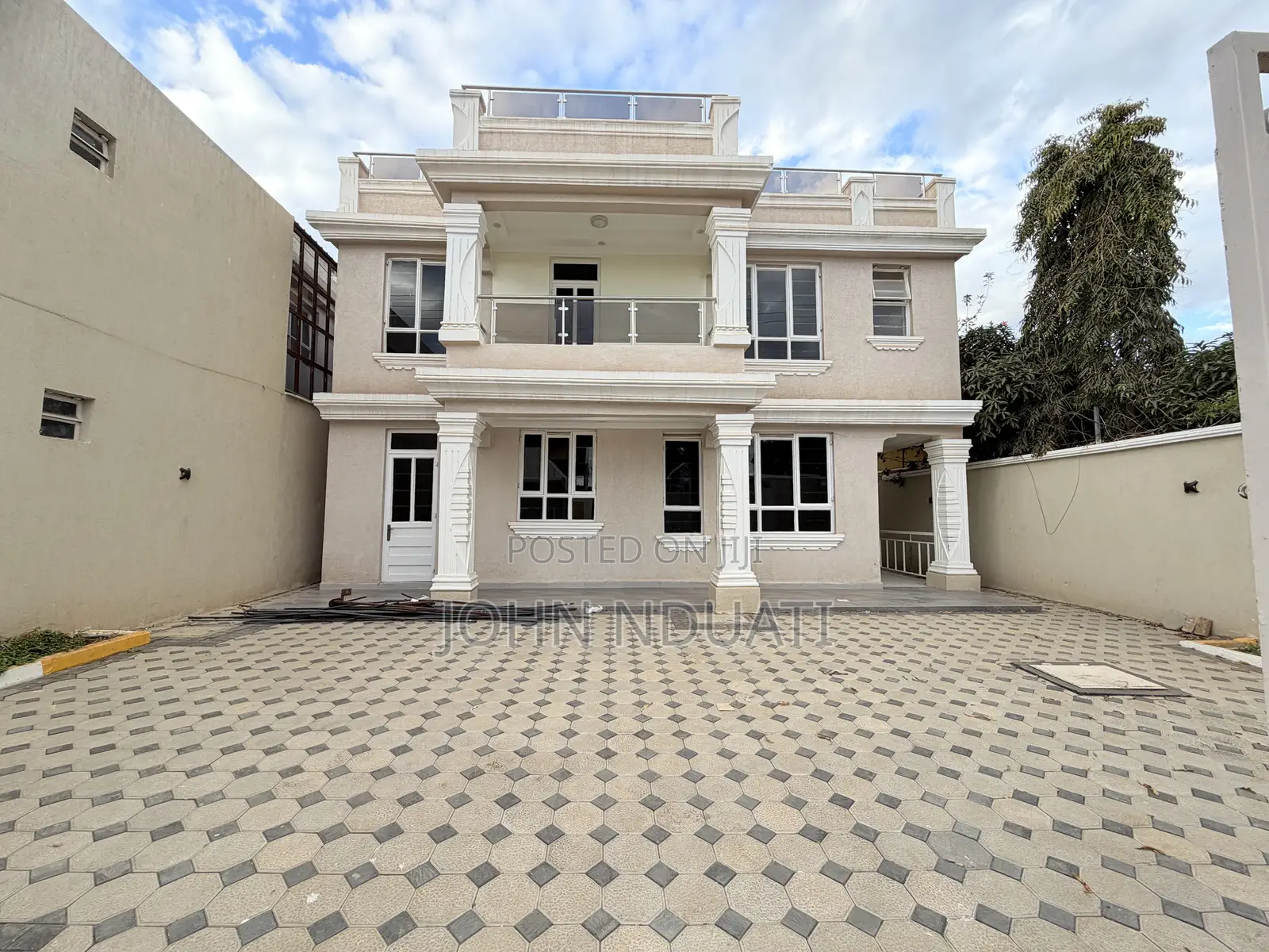 4bdrm Mansion in Membley Estate for rent