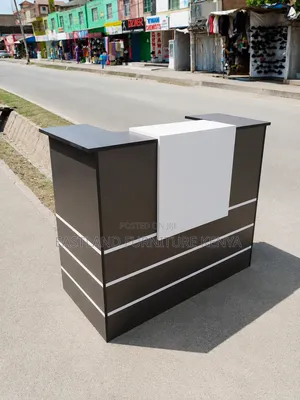 Title
Modern Black and White Reception Desk – Stylis