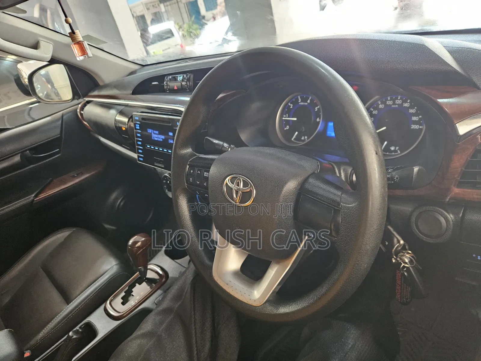 Toyota Hilux 2016 Black
