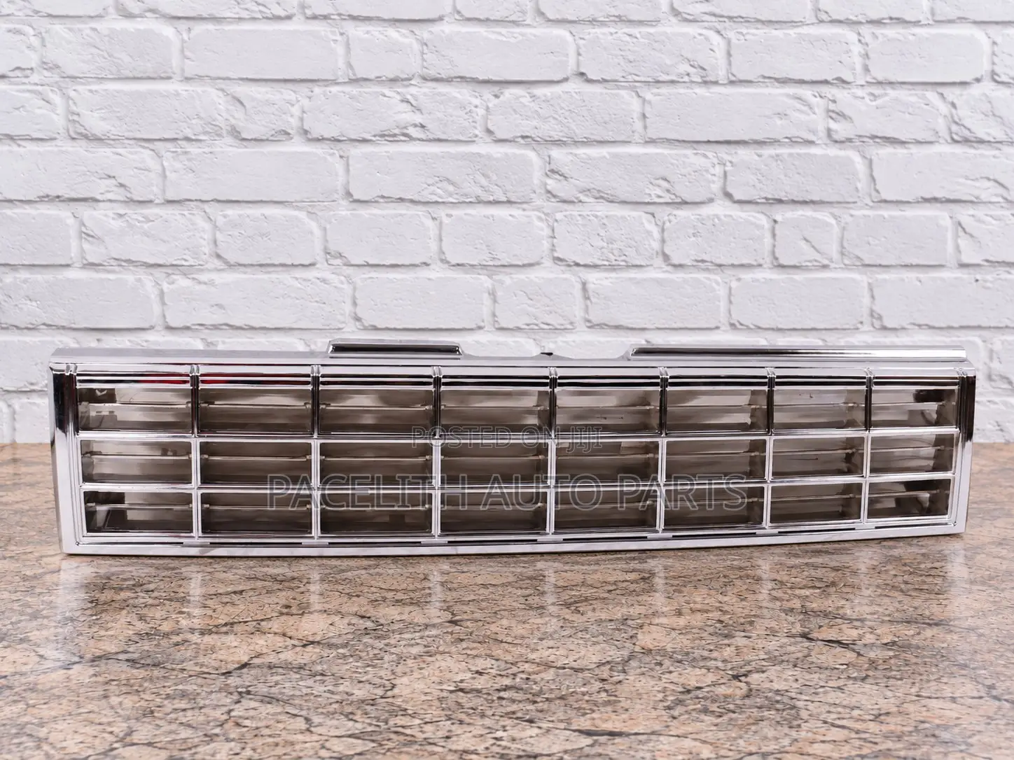 Grille Nissan Sunny B11 1988