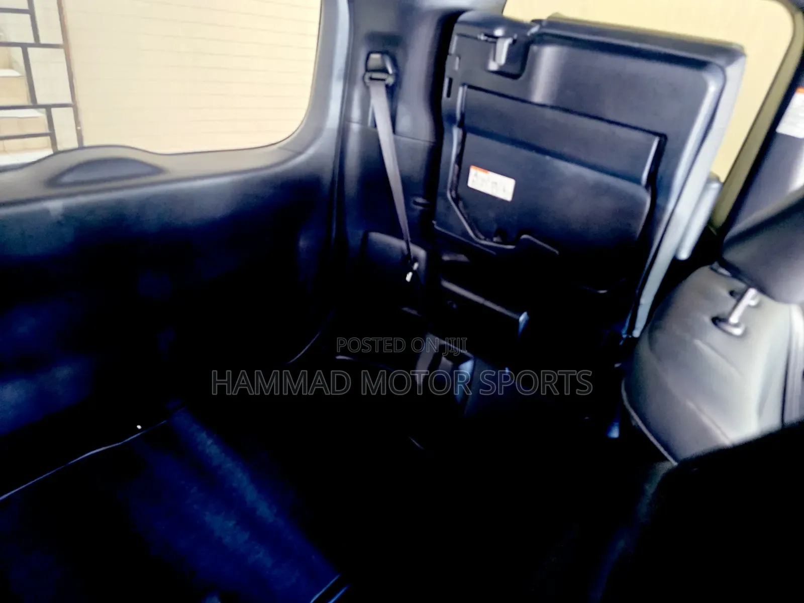 Toyota Esquire 1.8 FWD Hybrid (7 seater) 2019 Black