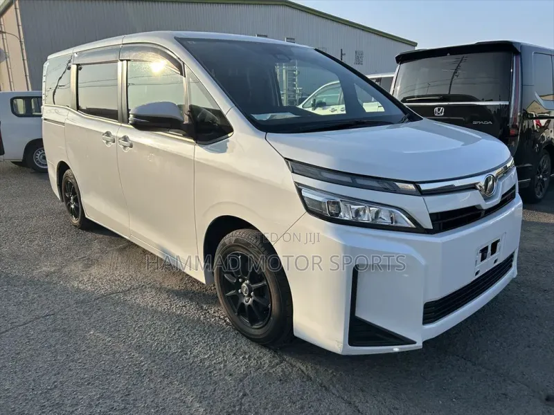 Toyota Voxy X 2WD 7-Seater 2019 White