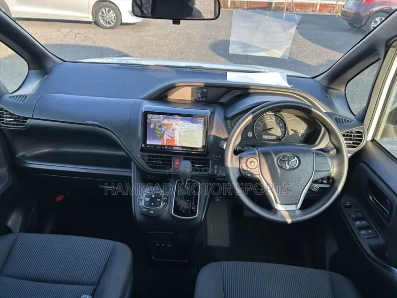 Toyota Voxy X 2WD 7-Seater 2019 White