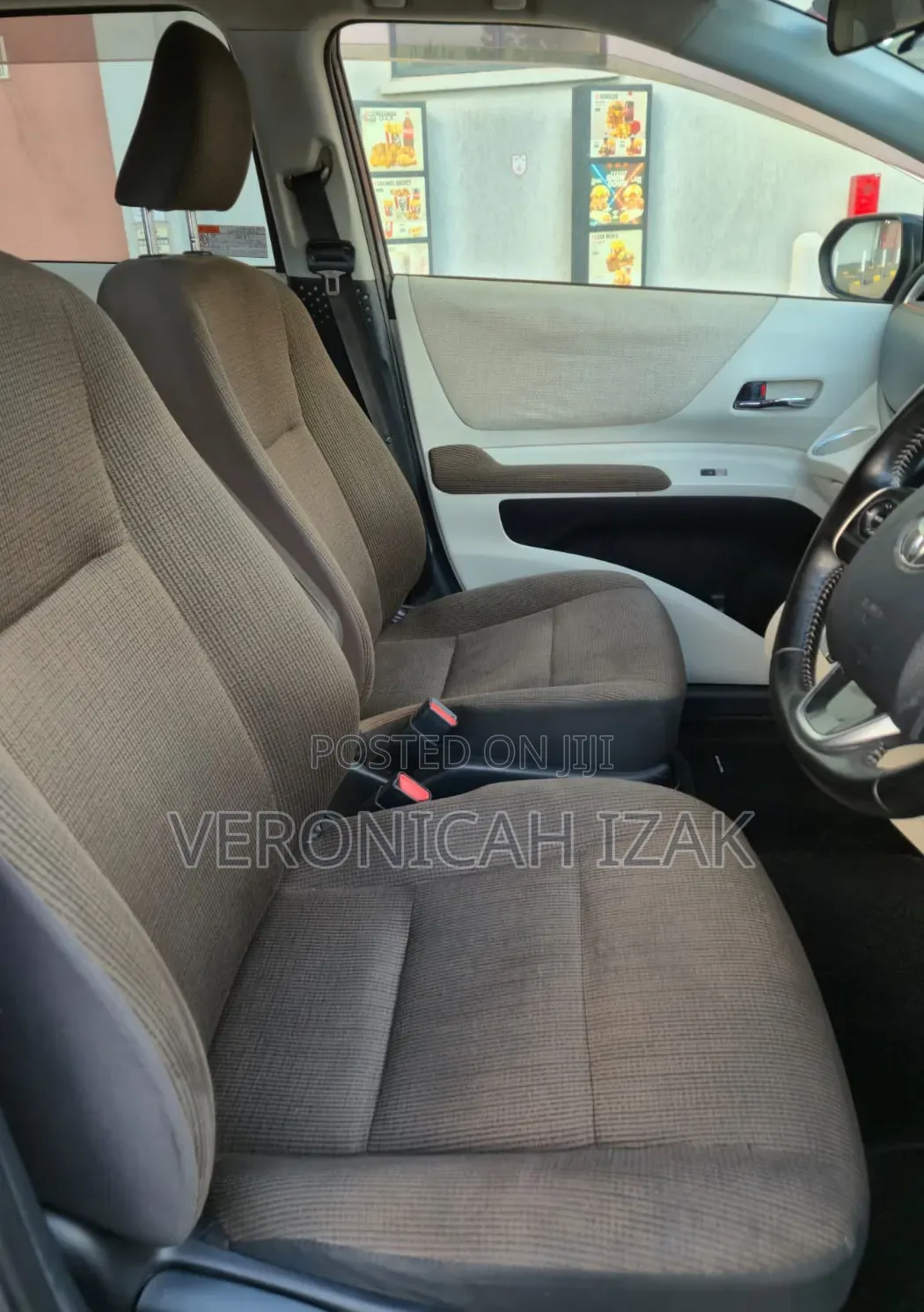 Toyota Sienta 2017 Brown