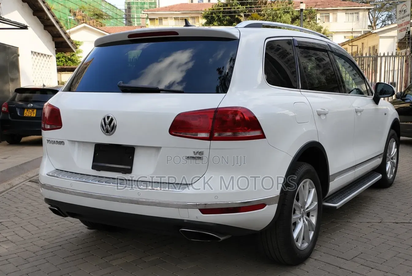 Volkswagen Touareg 2016 White
