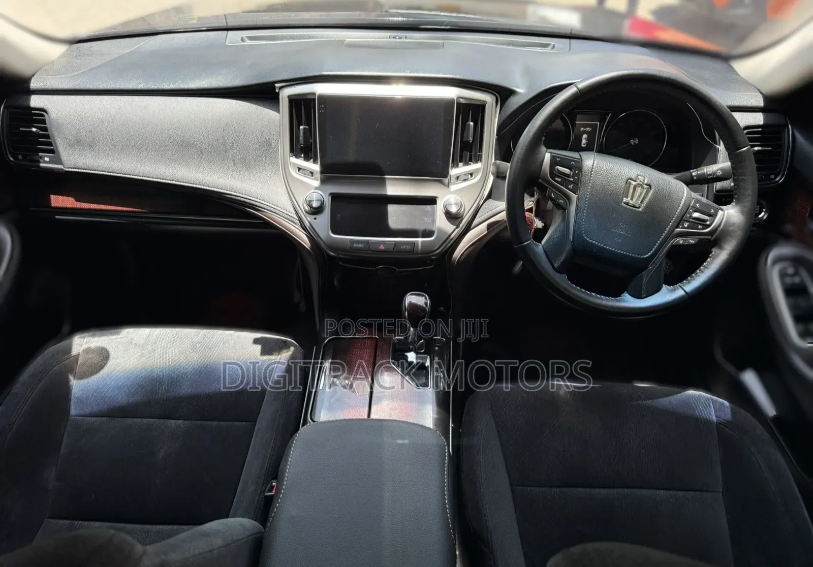 Toyota Crown 2016 Black