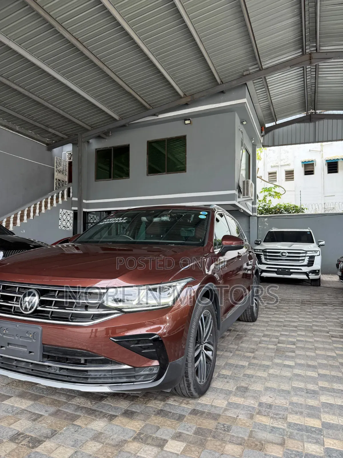 Volkswagen Tiguan 2022 Brown