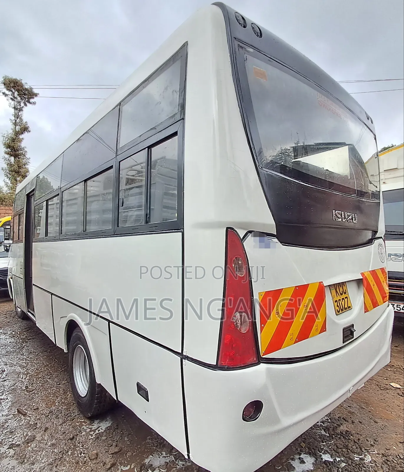 Isuzu NQR 2014 White