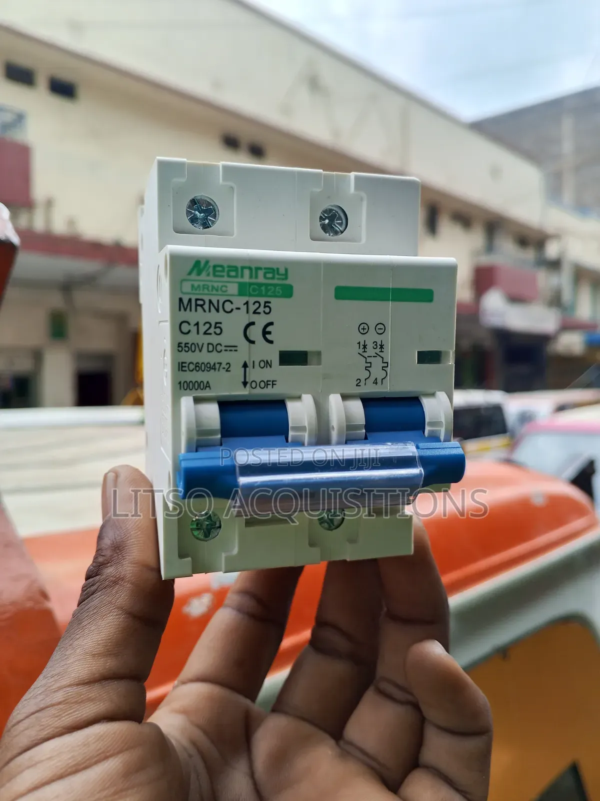 Meanray 125A DC Circuit Breaker 550V for Solar Systems