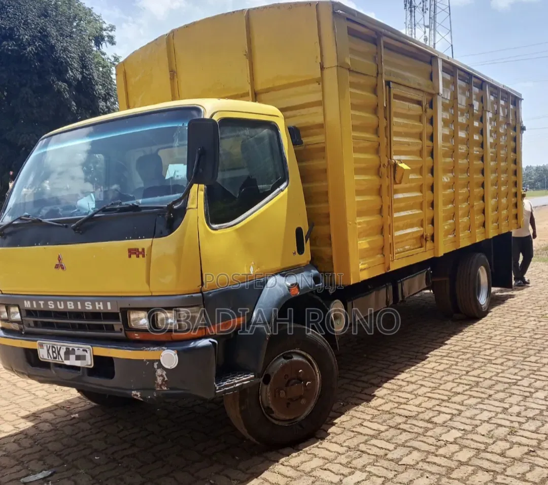 Mitsubishi FH 2009 Yellow