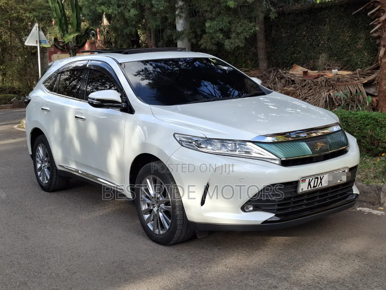Toyota Harrier 2.0 2019 White