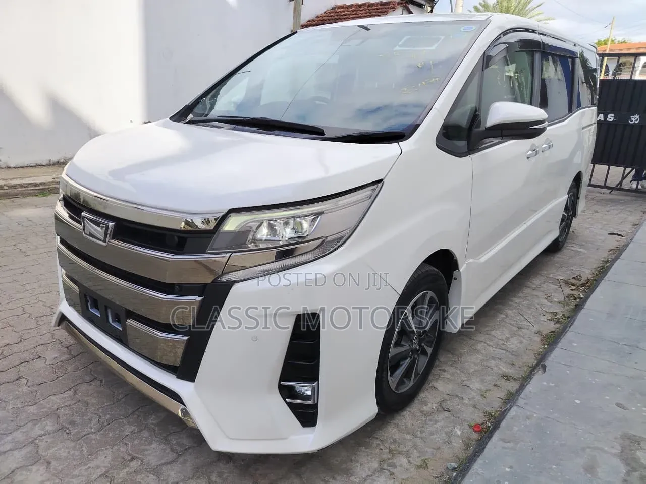 Toyota Noah 2.0 FWD (7 Seater) 2020 Pearl