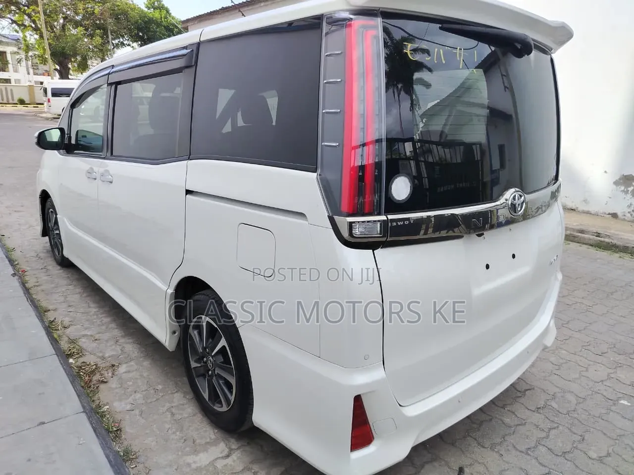 Toyota Noah 2.0 FWD (7 Seater) 2020 Pearl