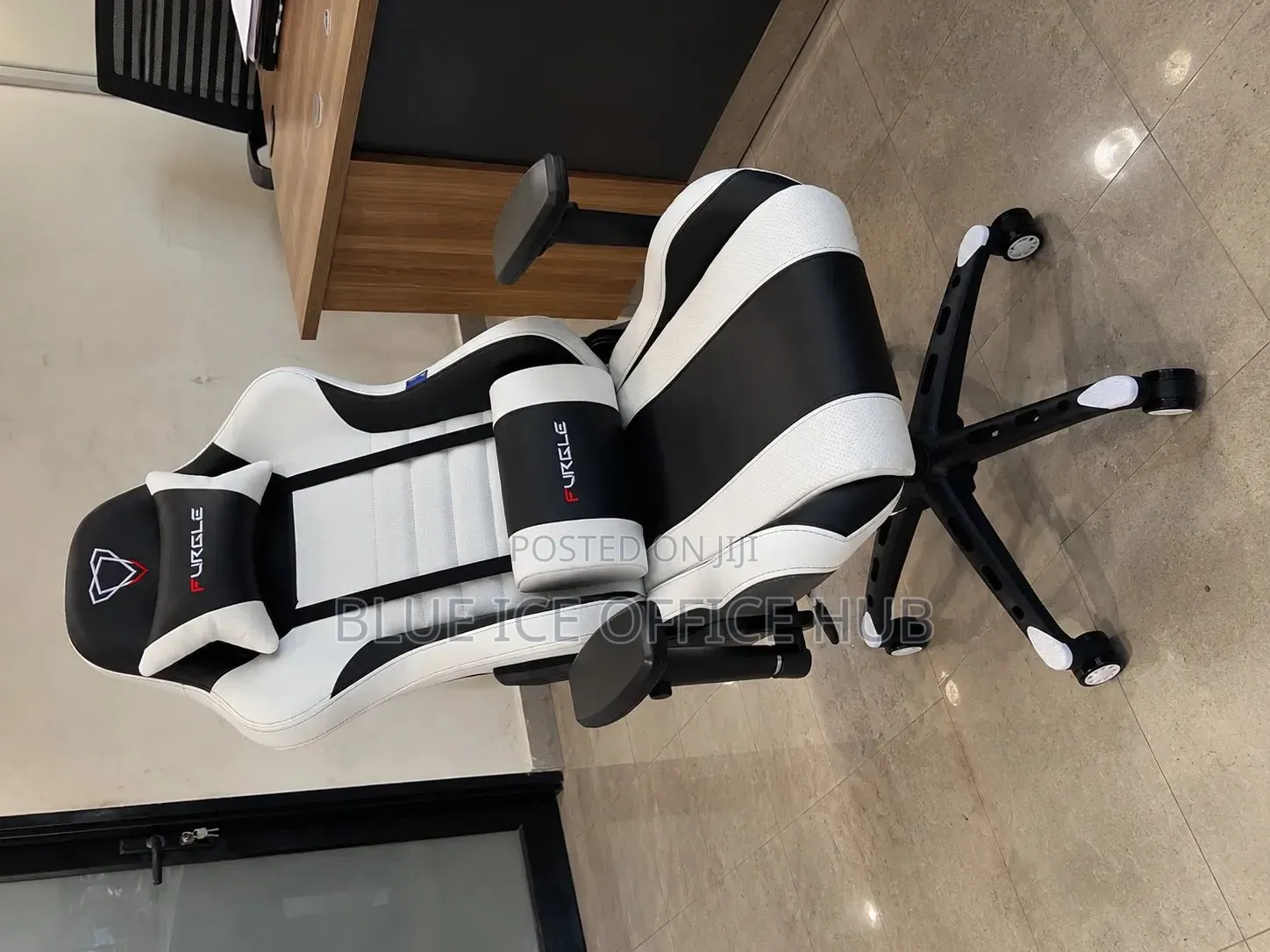 Black and White Gaming Chair – Racing Style Computer Chair Kenya.