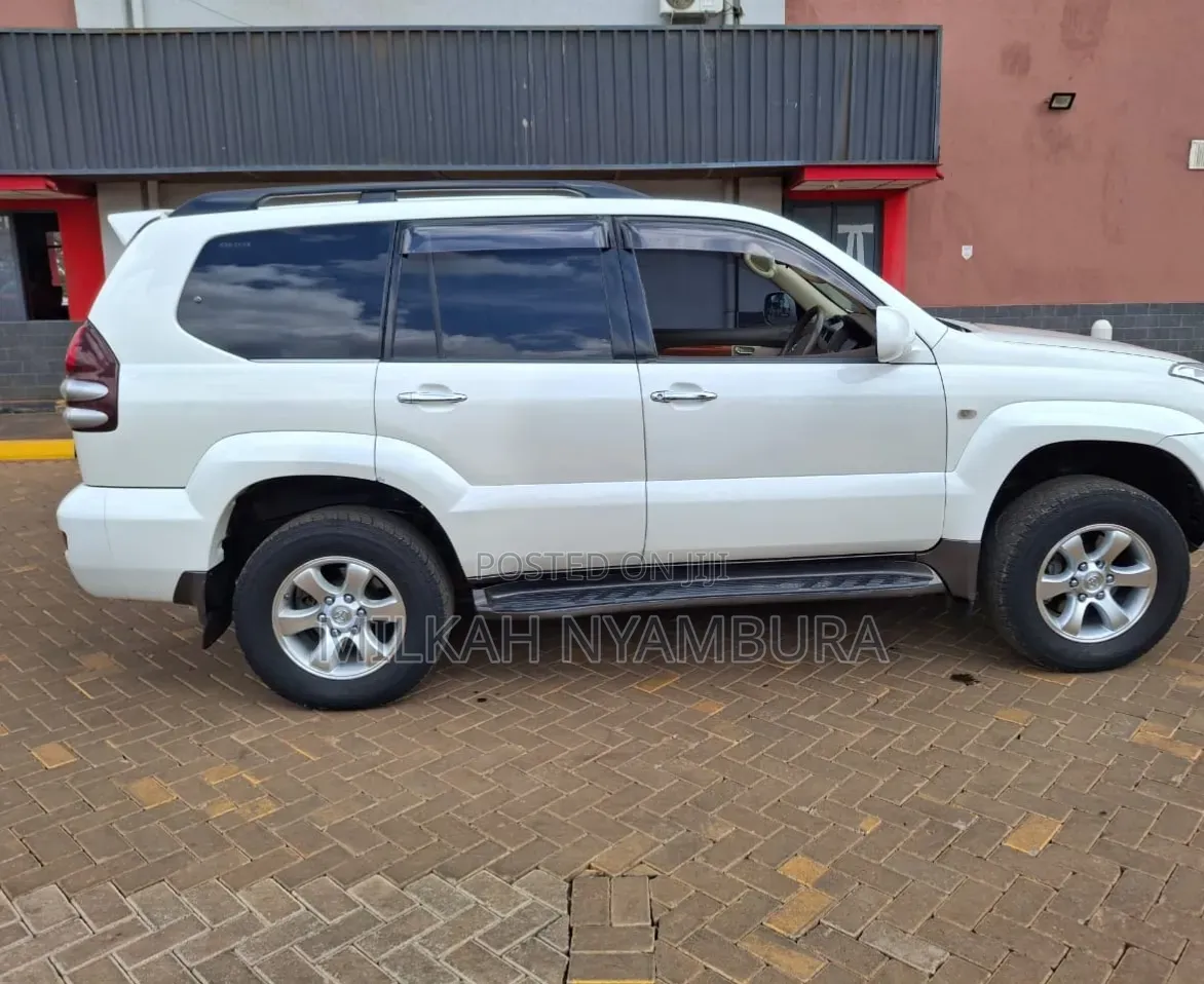 Toyota Land Cruiser Prado 2006 White