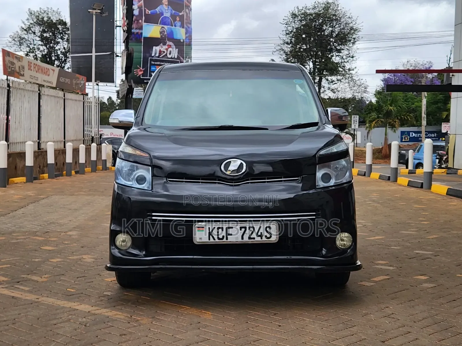 Toyota Noah 2.0 158hp FWD (8 Seater) 2008 Black