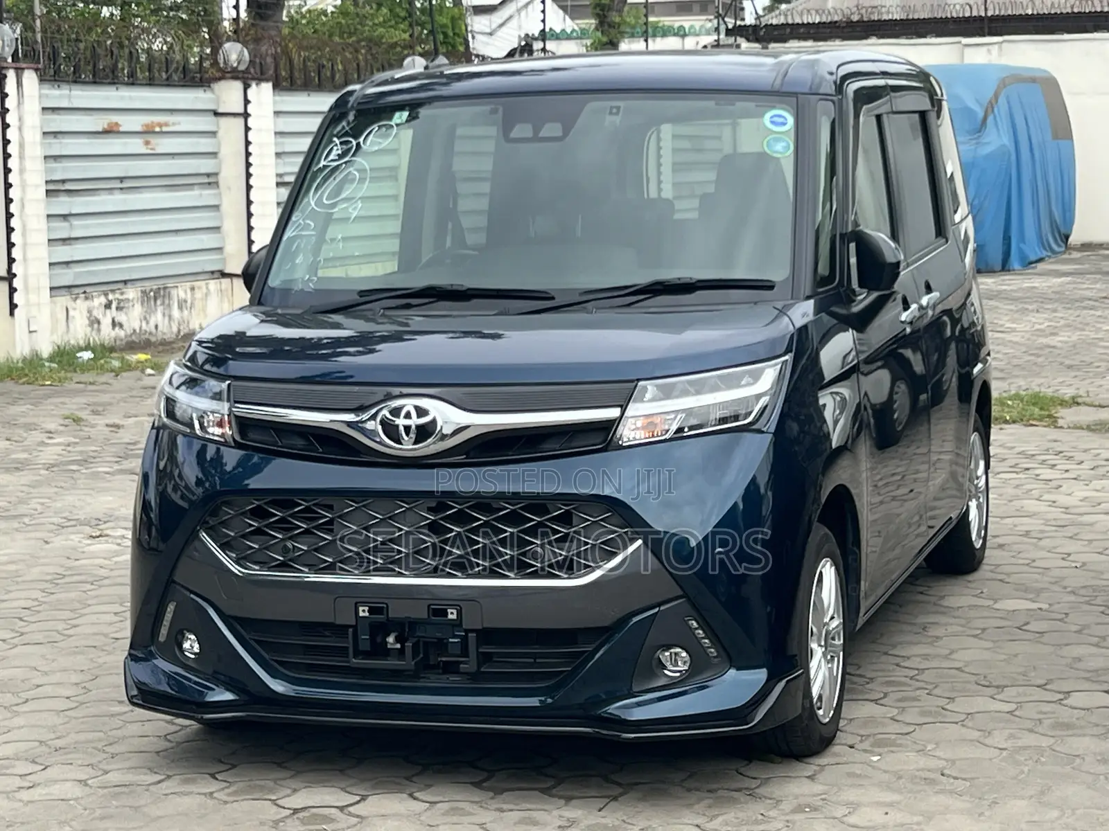 Toyota Tank 1.0 FWD 2020 Blue