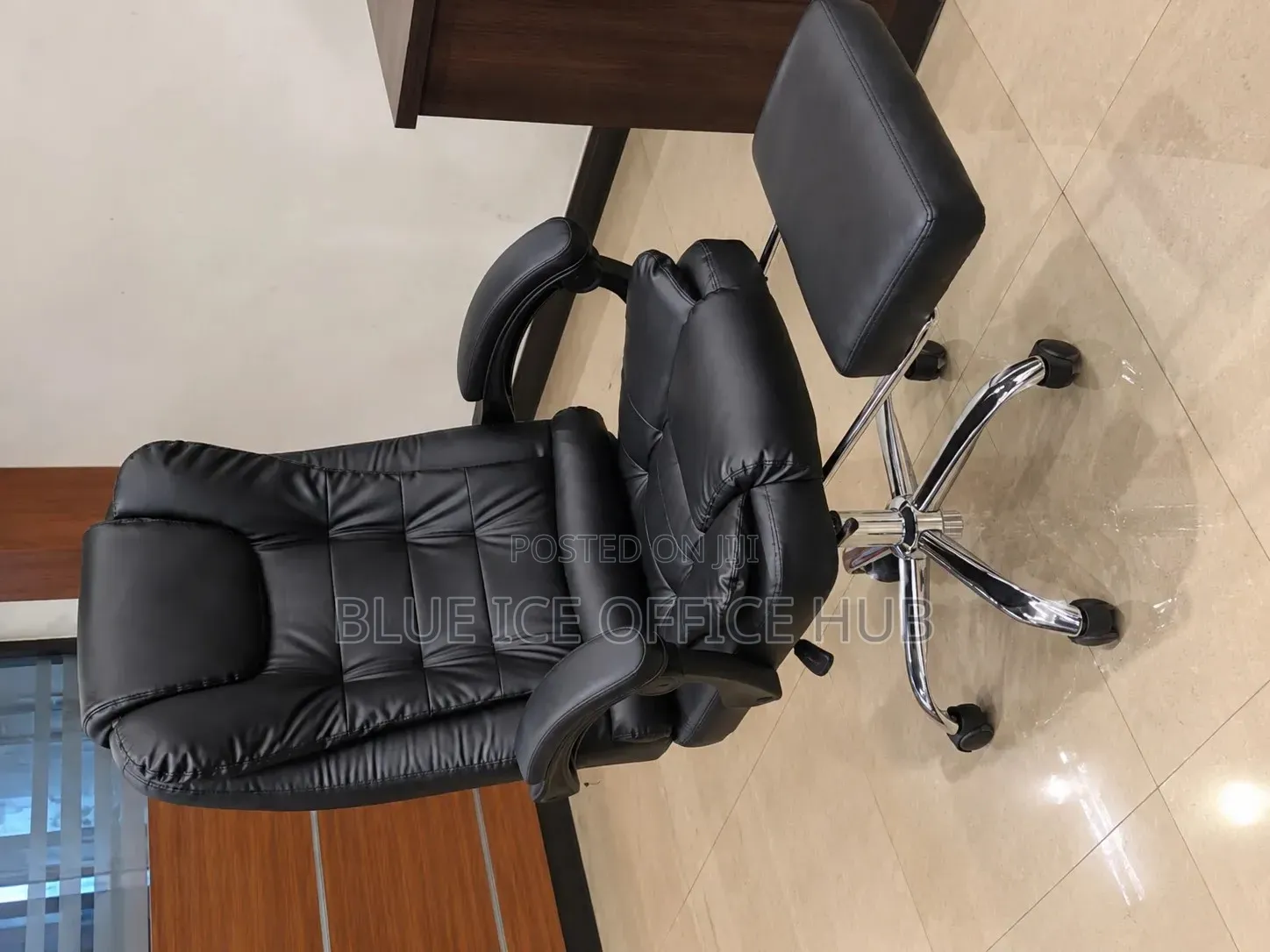 Black Executive Office Chair With Footrest – Reclining Office Chair