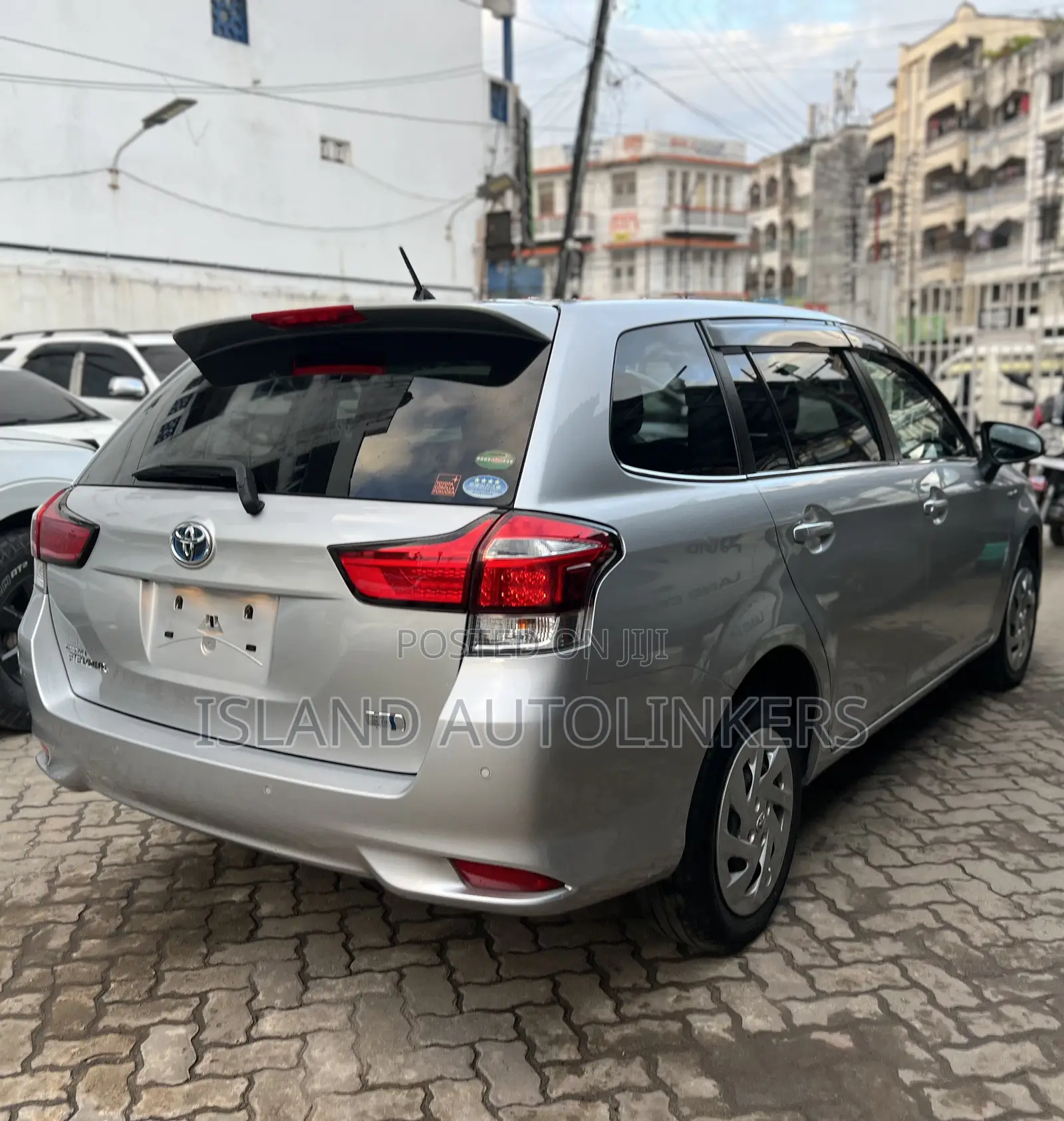 Toyota Corolla Fielder 1.5 Hybrid FWD 2018 Silver