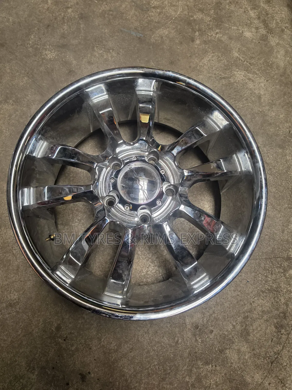 Rims Size (20) TOYOTA v 8(5 Holes) Set of 4 (CROME).