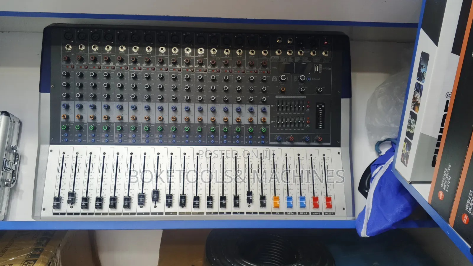 Soundcraft 16 Channel Powered Mixer