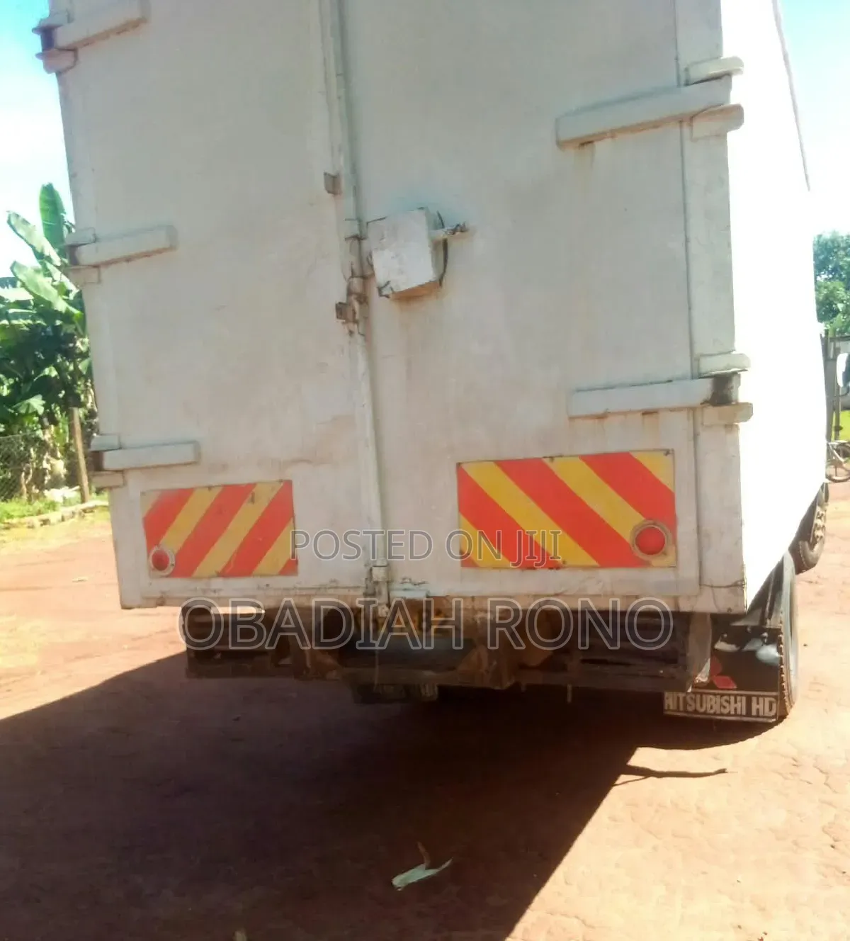 Mitsubishi Canter 2010 White