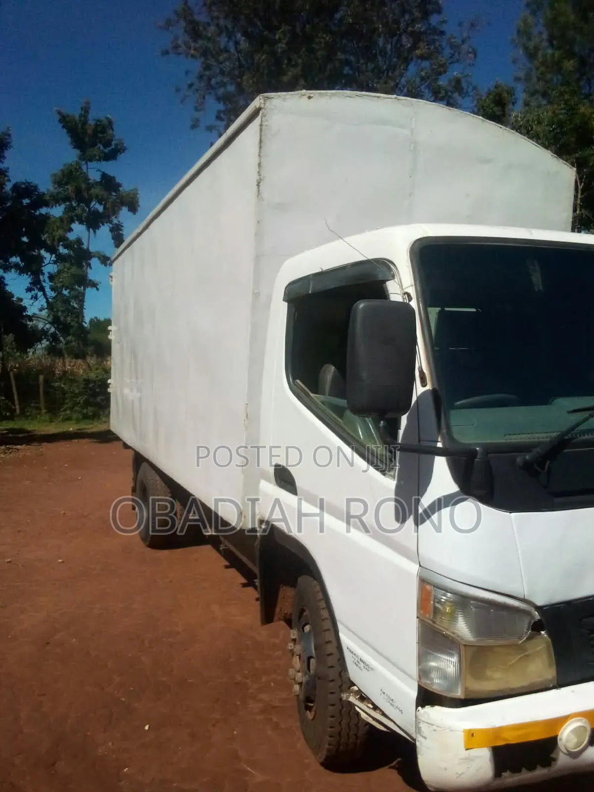 Mitsubishi Canter 2010 White