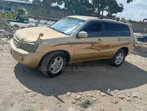 Toyota Kluger 2003 Gold
