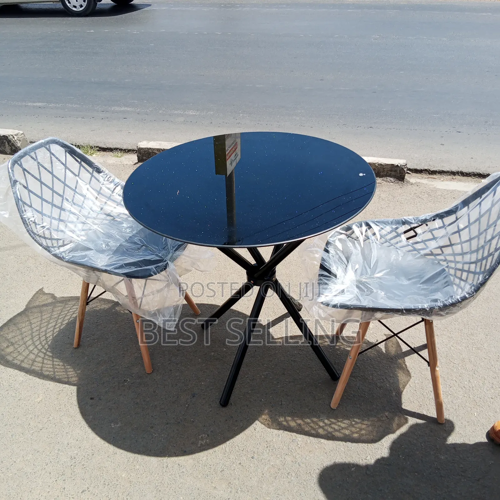 Classic and Elegant Modern 2 Seater Round Dining
