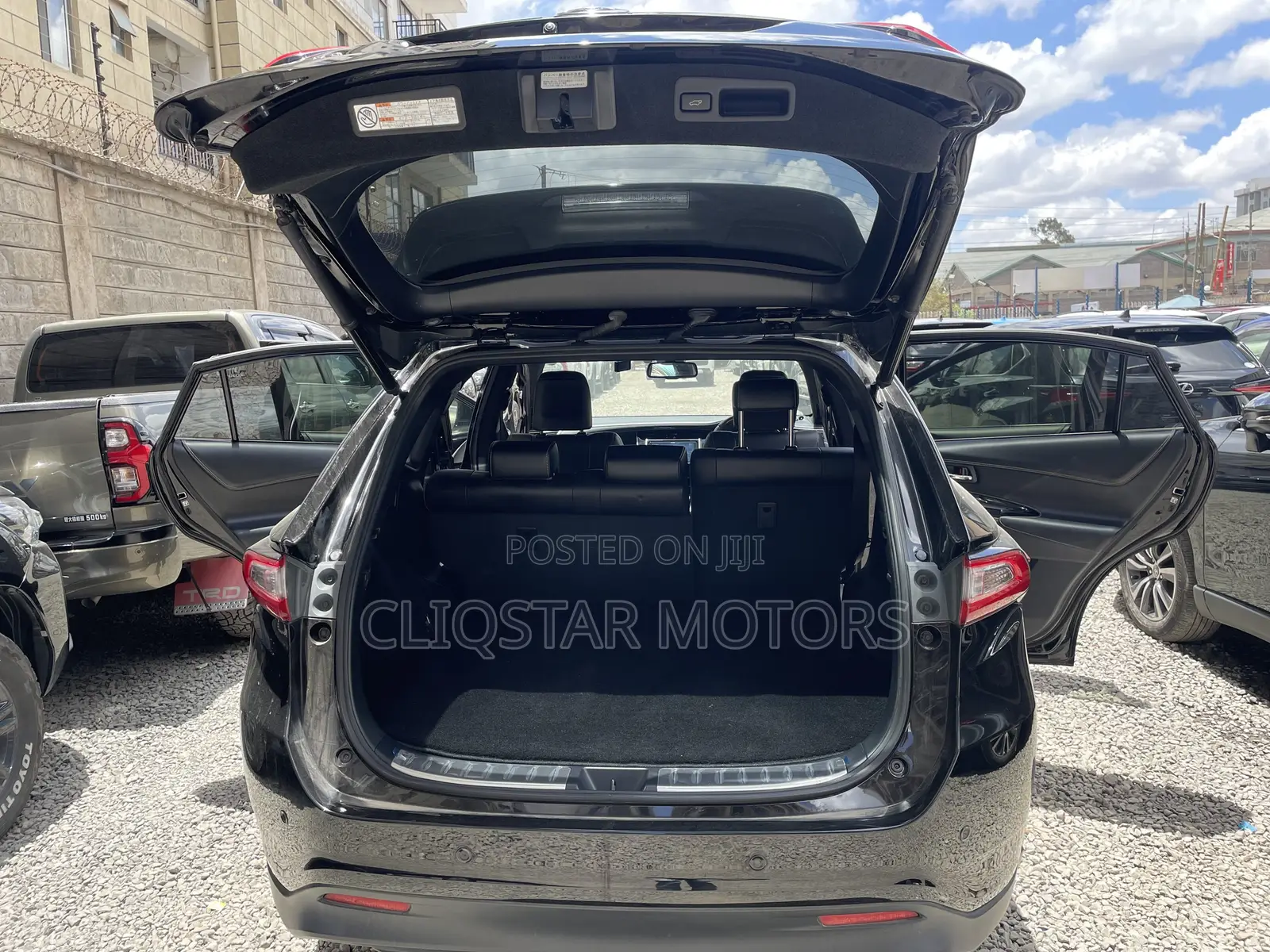 Toyota Harrier 2.0 2019 Black