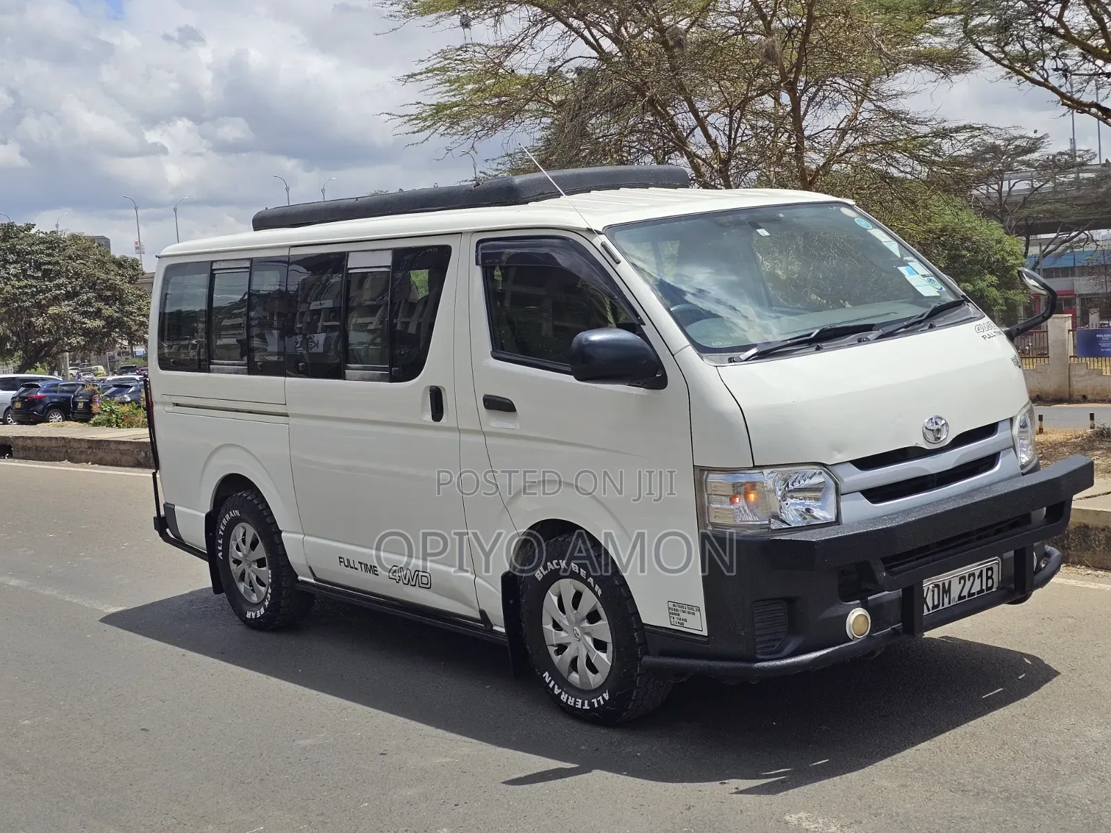 Toyota HiAce 2016 White