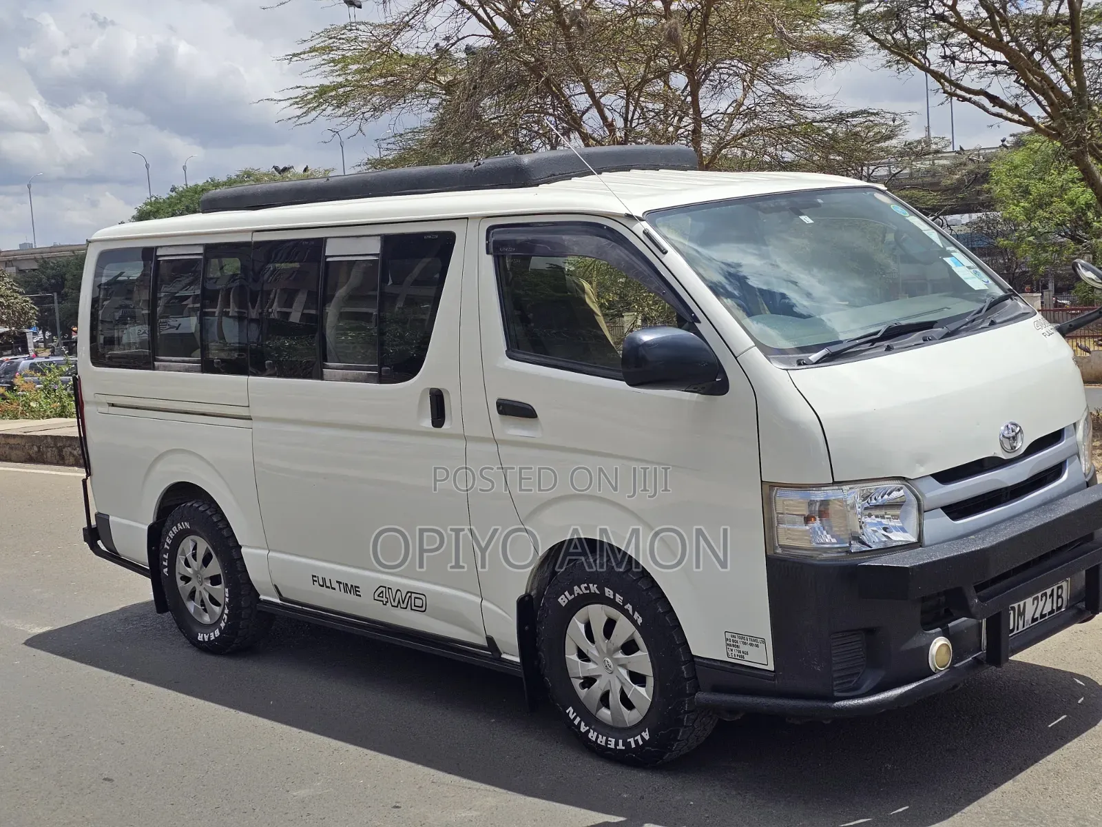Toyota HiAce 2016 White