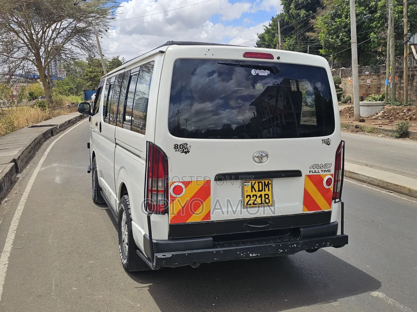 Toyota HiAce 2016 White