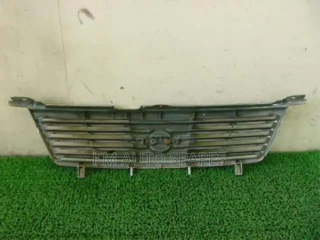 Nissan FB15 Grill