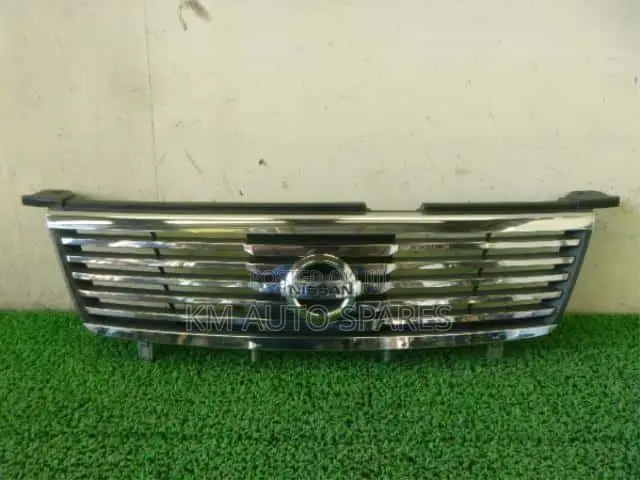 Nissan FB15 Grill