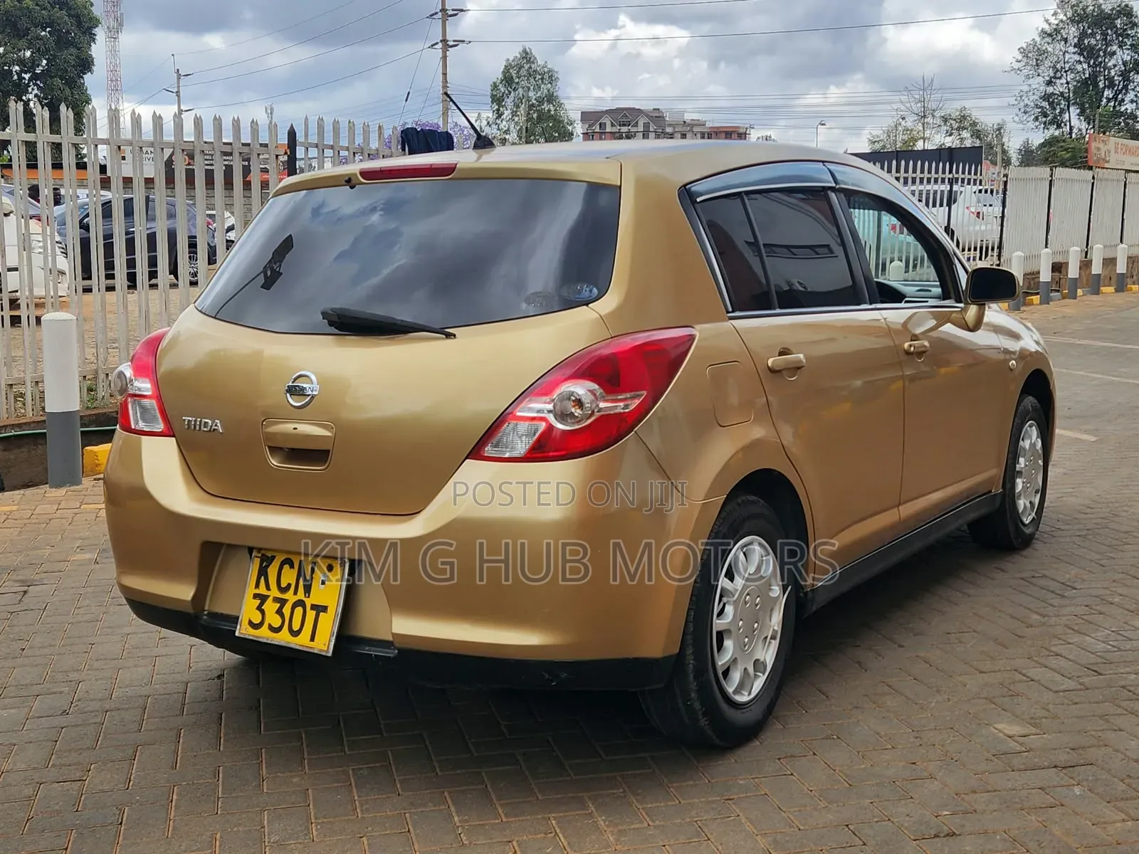 Nissan Tiida 1.5L 16V 2010 Gold
