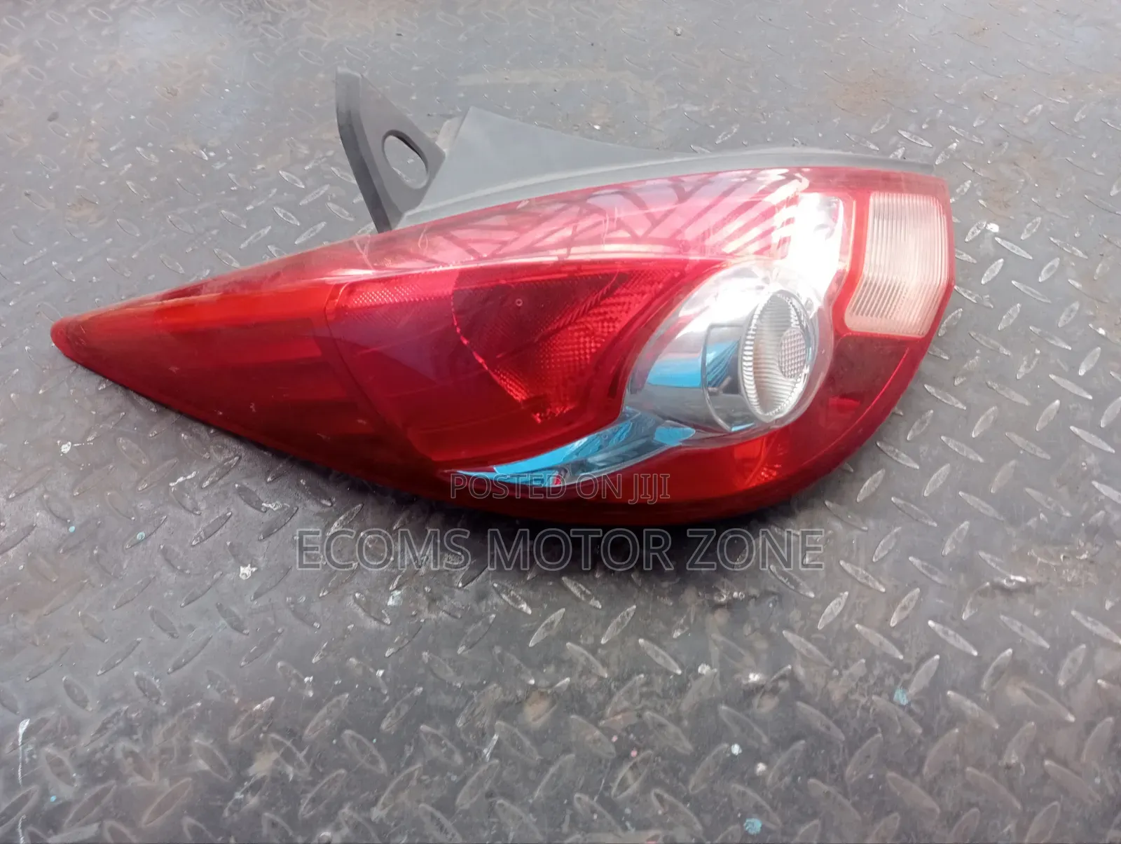 Nissan Tiida 2012 Headlight