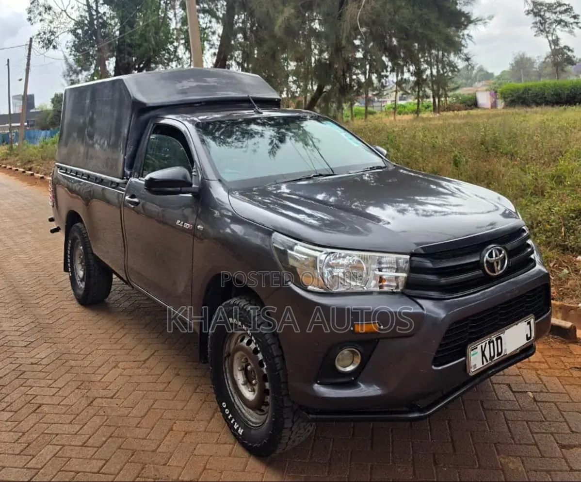 Toyota Hilux 2021 Black
