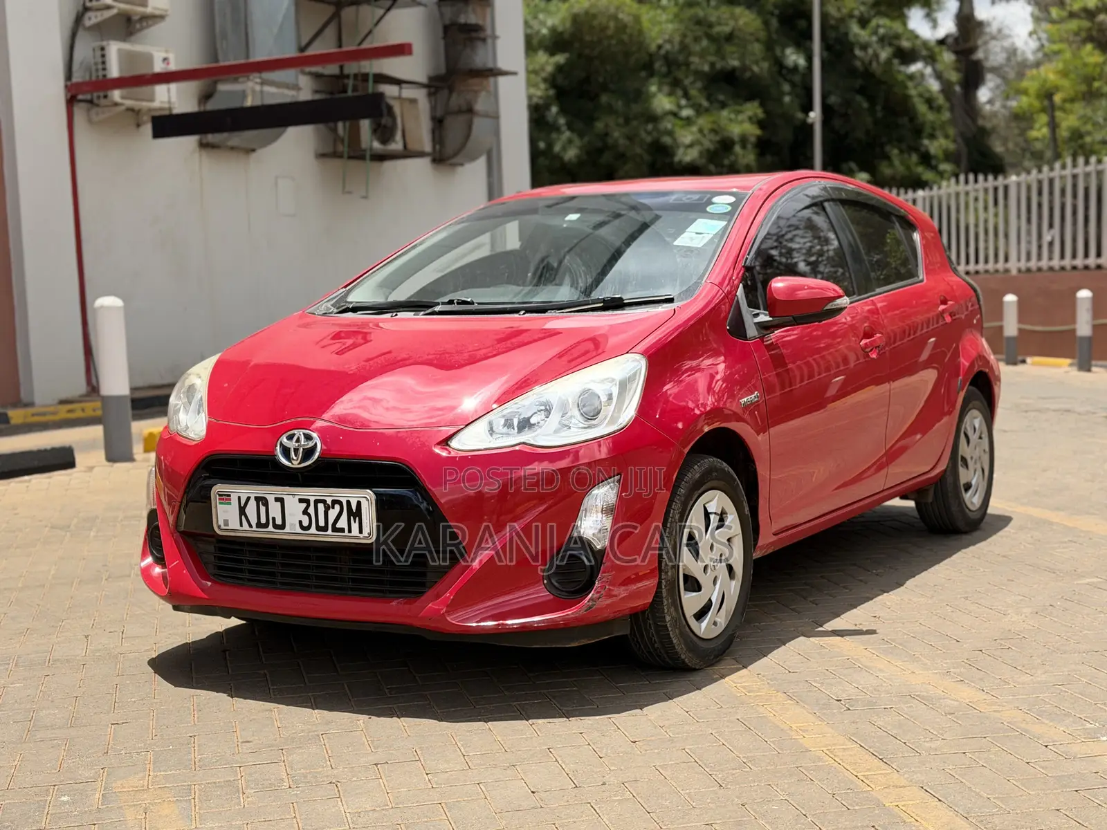 Toyota Aqua 2015 Red