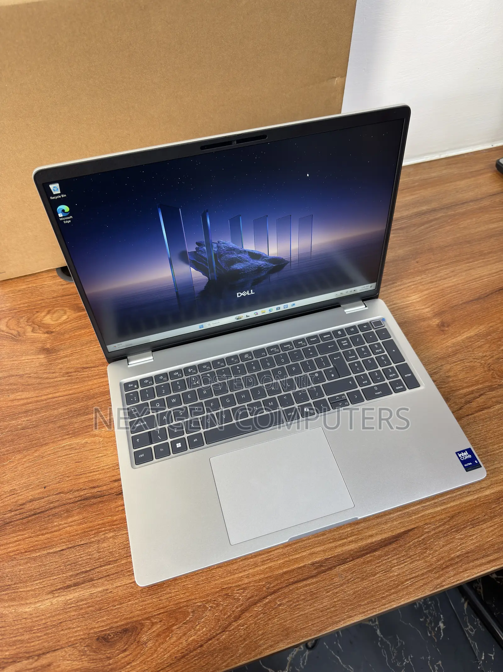 New Laptop Dell Pro Plus 16 16GB Intel Core Ultra 5 SSD 512GB