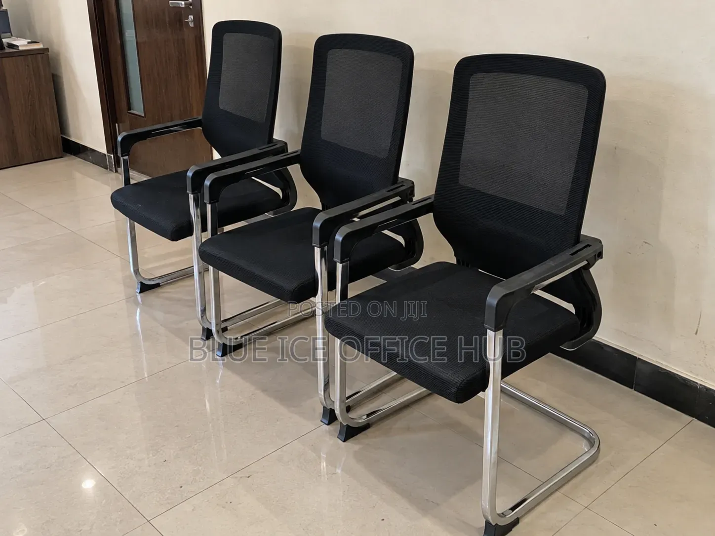 Black Mesh Visitor Chair – Office Guest Chair With Metallic Frame